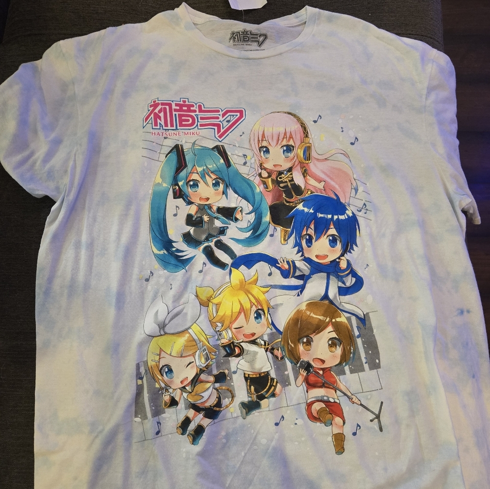 New with tag Adult teen hatsune miku Graphic T-Shirt  baby blue vocaloid